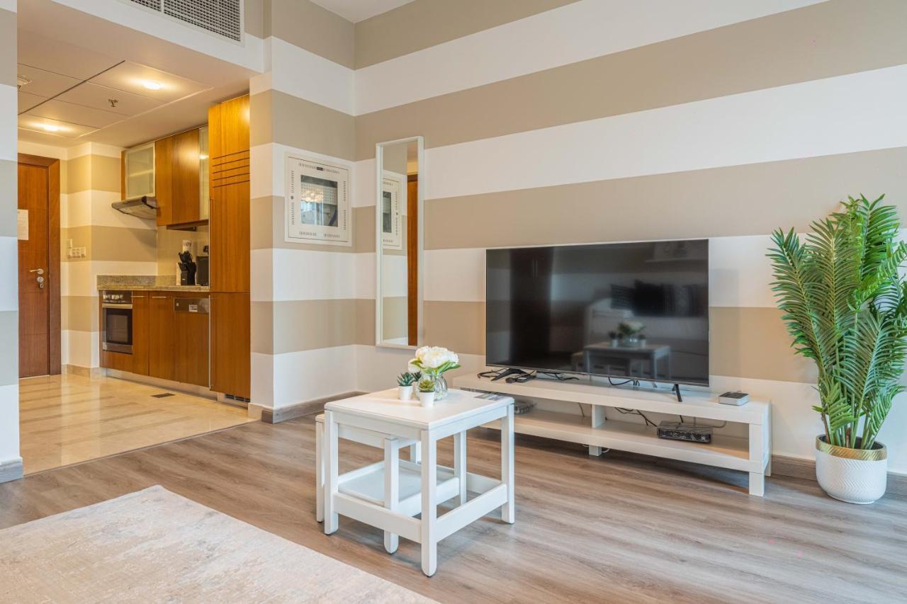 First Class Studio With Dubai Downtown Boulevard View Apartment Exterior photo